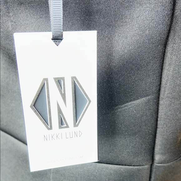 Nikki Lund Elegant Black One-Shoulder Dress - Picture 8 of 16